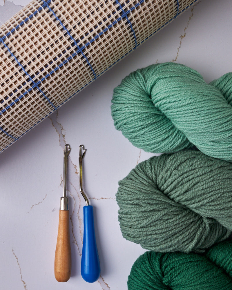 Bent Latch Hook - For Rug Making on Canvas - Susan Bates