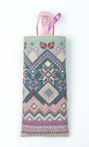 Appletons Kits - UK Range Fair Isle Glasses Case - HM Nabavian